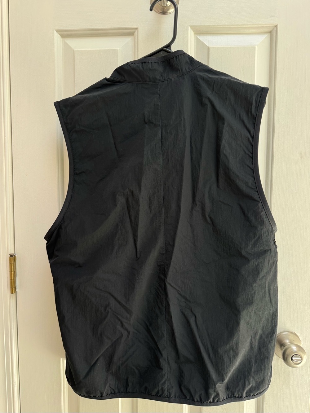Nike Men’s Tech Woven Vest - Picture 2 of 4